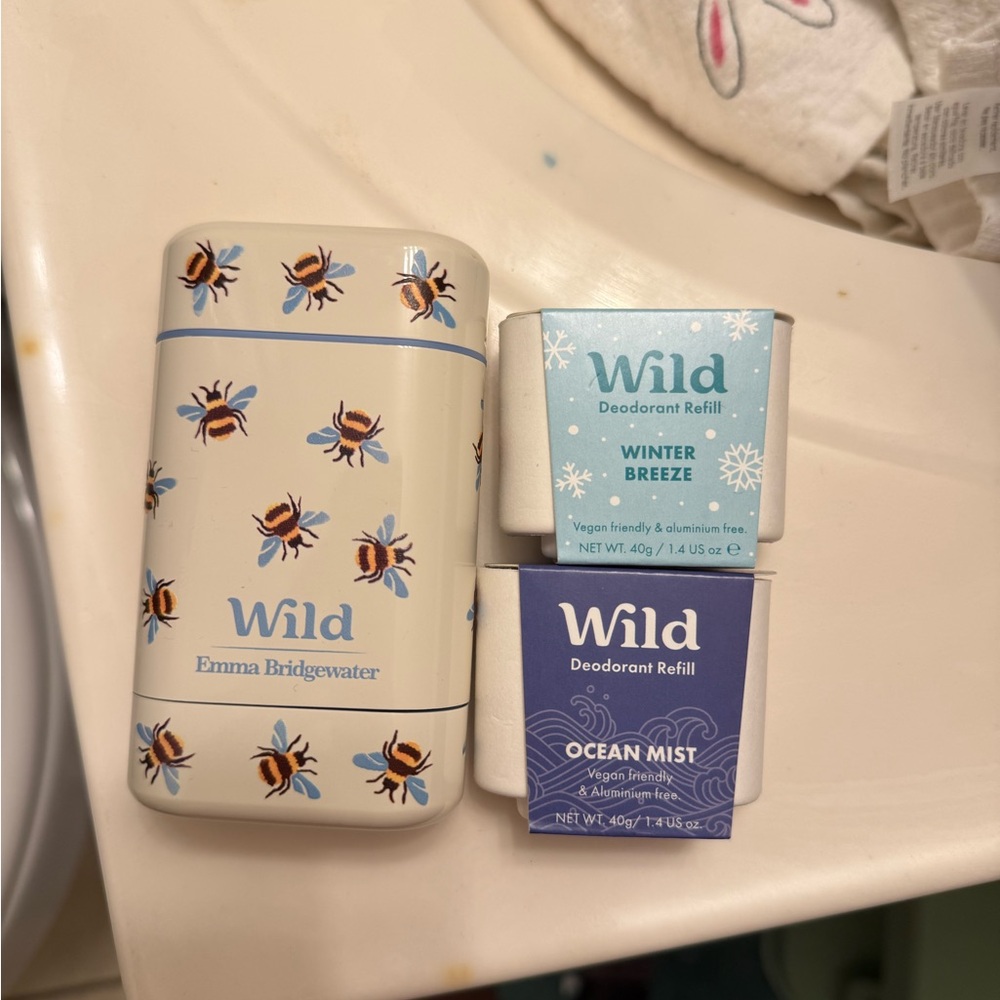 Wild Emma Bridgewater Refillable Deodorant with Bee Print - Cream & Blue